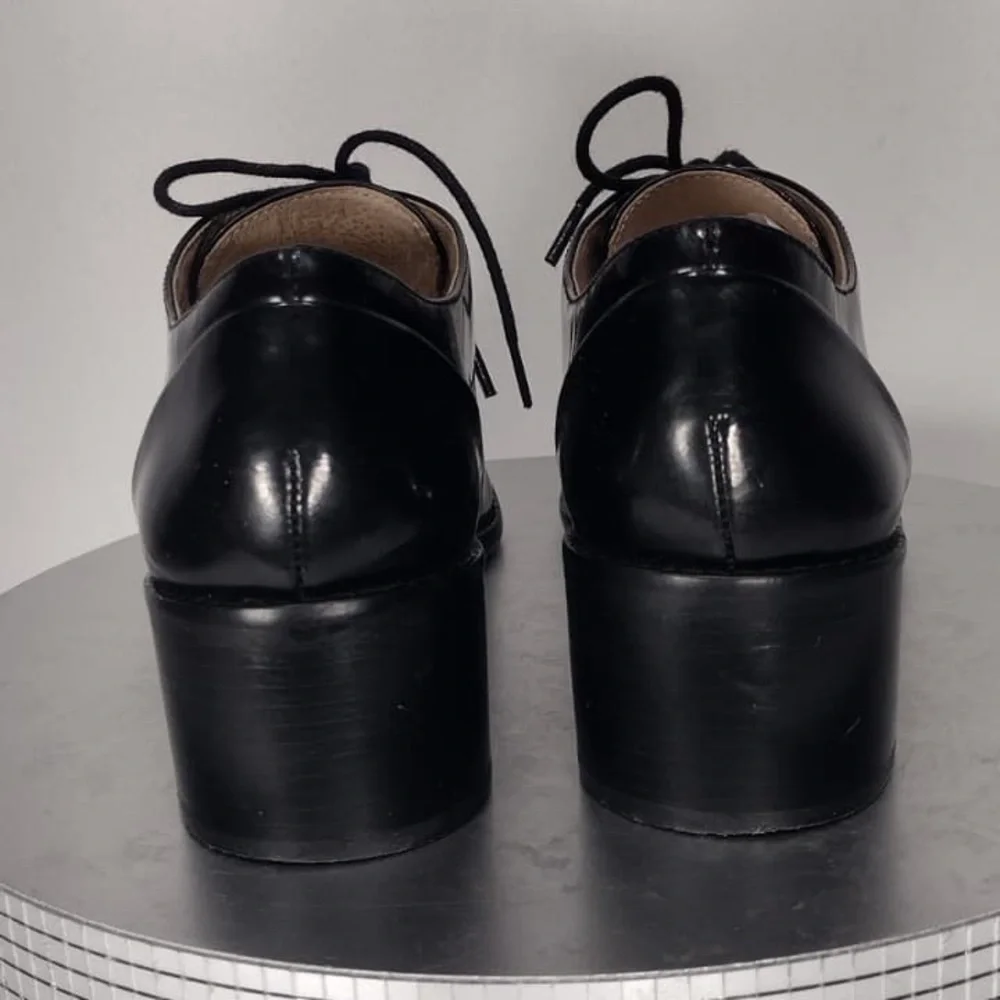 Louise Et Cie Classic Black Men's Dress Shoes size 7 pre owned Exellent cond